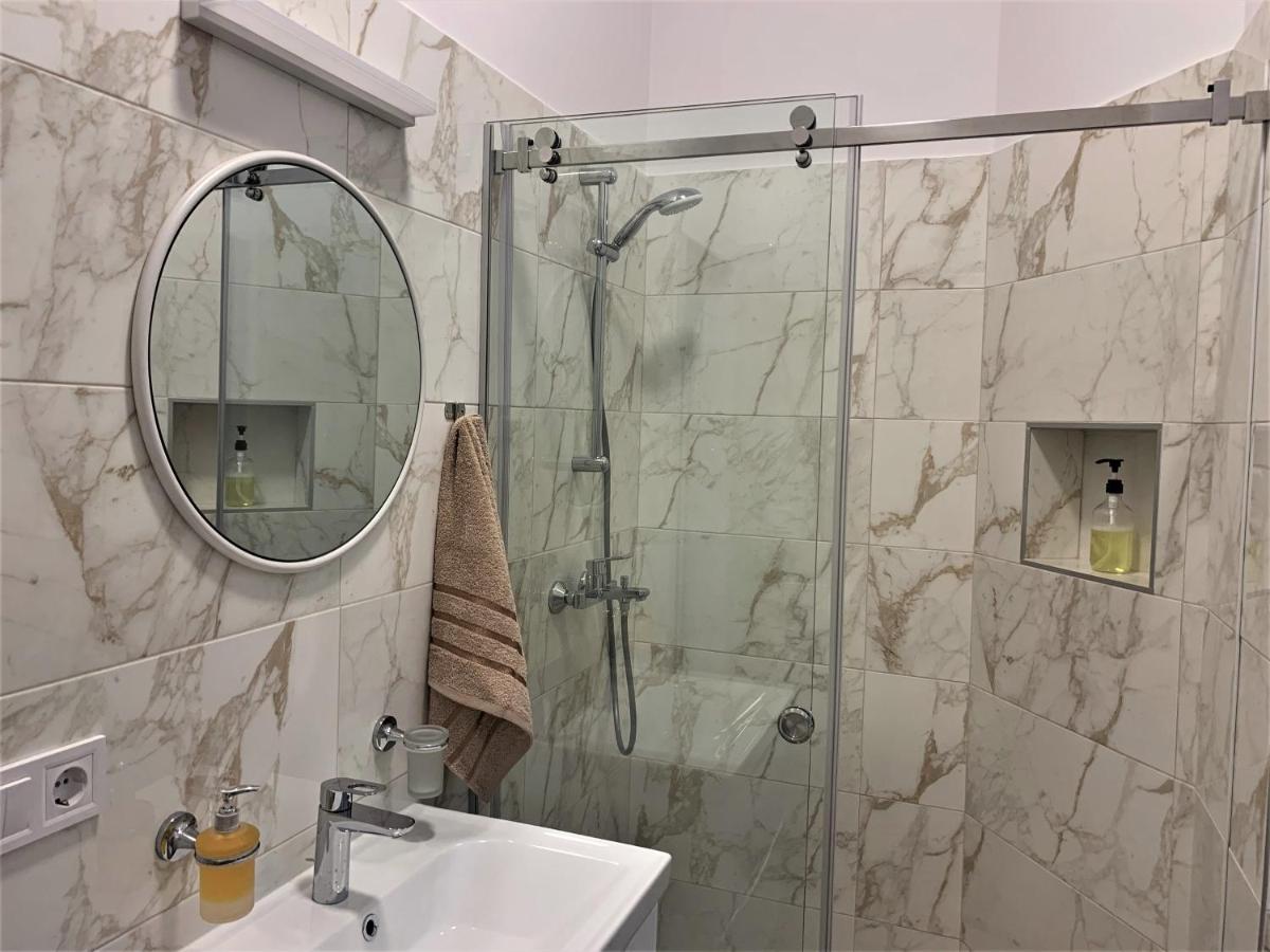 Iris Apartment On Popovich Lviv Luaran gambar